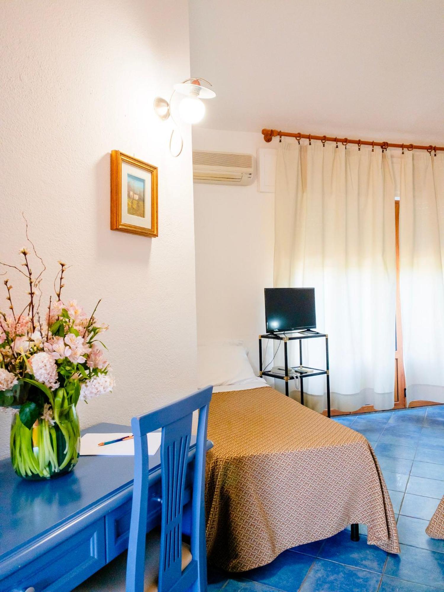 Hotel Donatella Posada  Extérieur photo