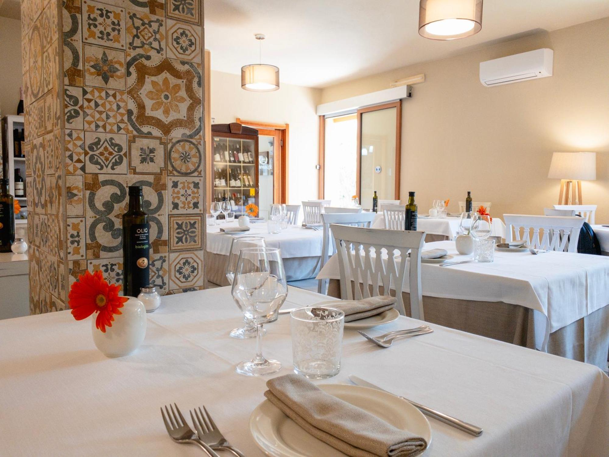 Hotel Donatella Posada  Extérieur photo