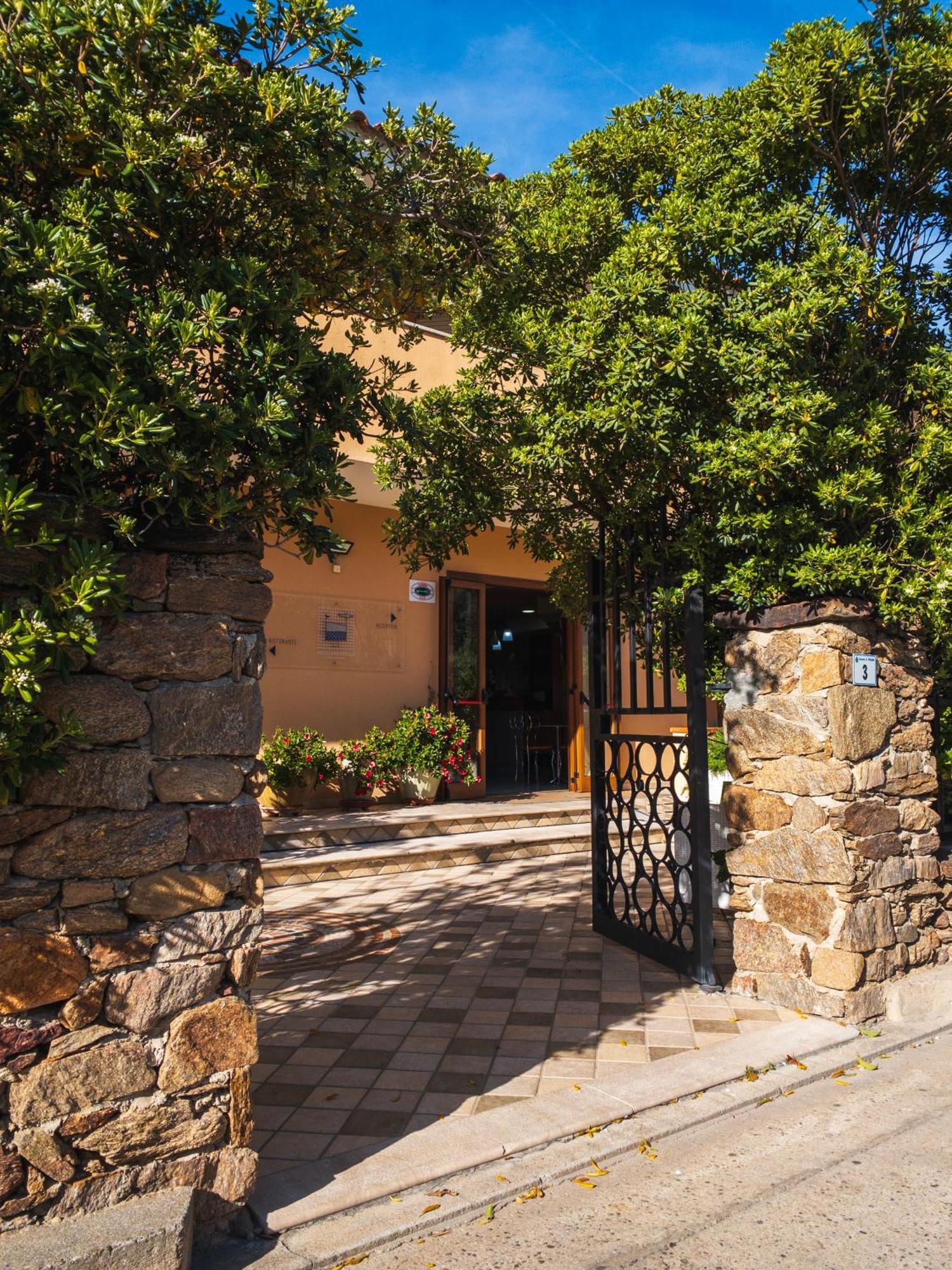 Hotel Donatella Posada  Extérieur photo