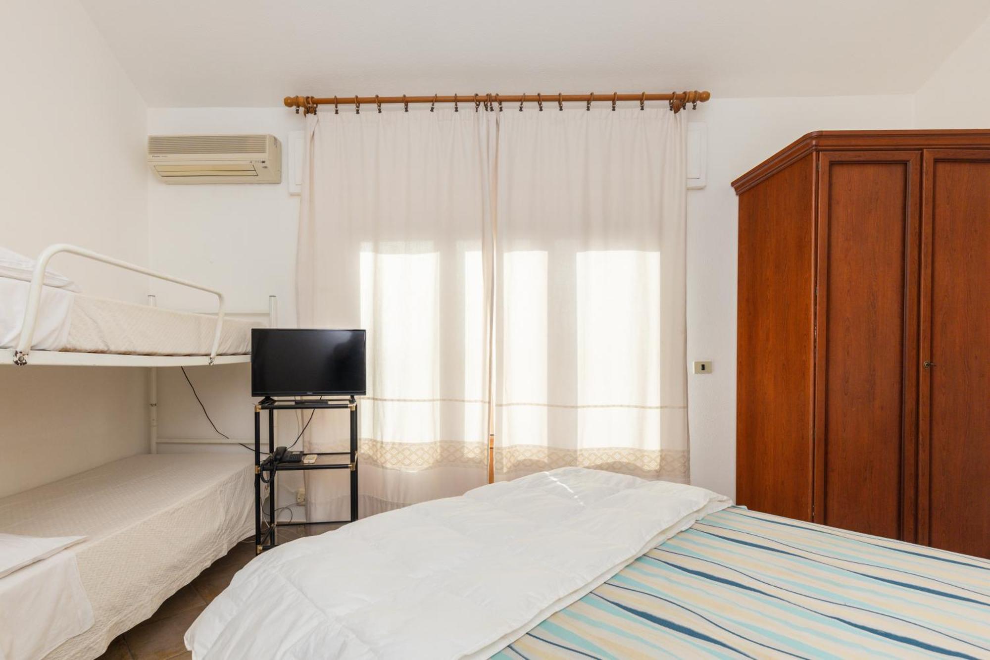 Hotel Donatella Posada  Extérieur photo